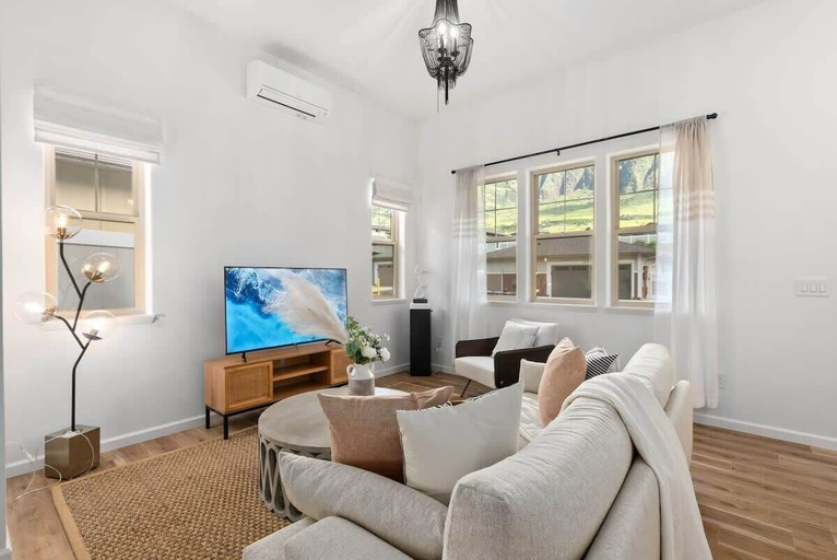 Interior 2, @ Marbella Lane - 2 Master Suites Mt+ocean Views, Honolulu