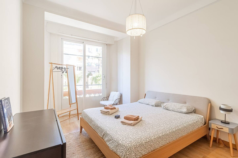 Room 3, T2 Central Beausoleil, Alpes-Maritimes