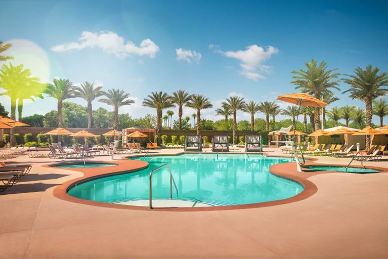 Sport & Beauty, Excalibur Hotel, Clark