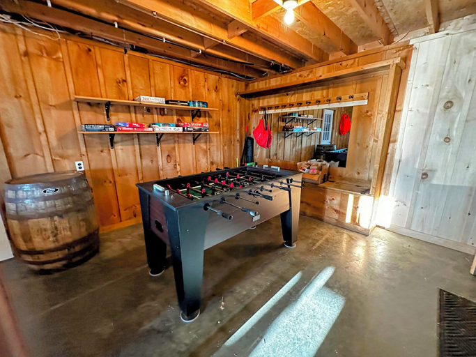 Interior 2, 64J Stunning Views, Coos