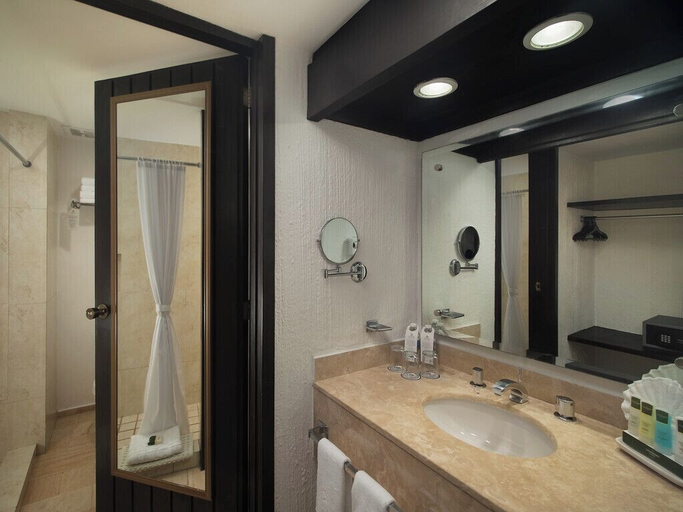 Bathroom 4, El Cid Granada Hotel - All Inclusive, Mazatlán