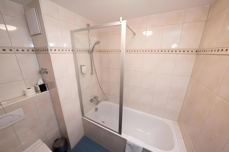 Bathroom, ates Hotel Kehl, Ortenaukreis