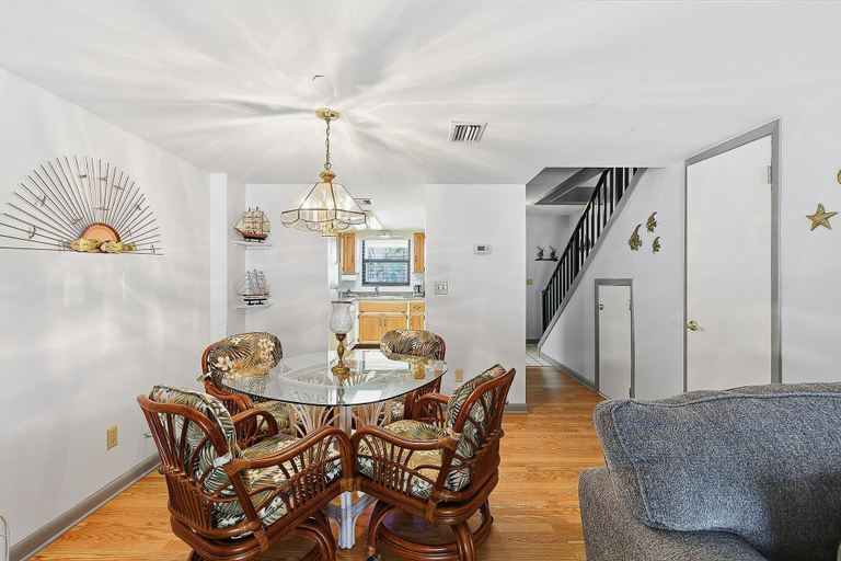 Interior 2, Oasis 18, Volusia