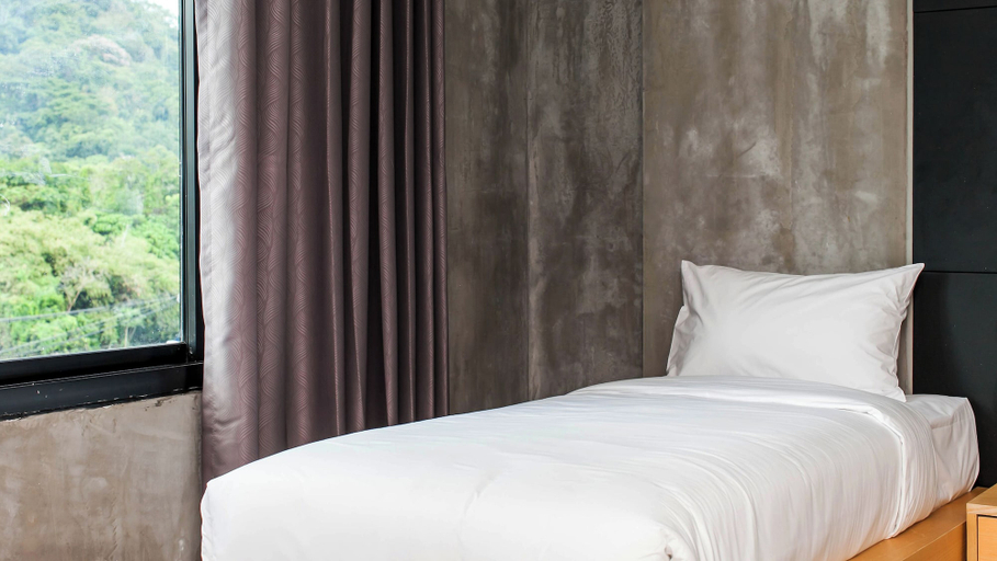 Bedroom 2, B2 Phuket Boutique & Budget Hotel, Phuket Island