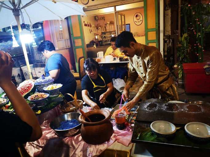 Food & Drinks 4, D Luck Hostel, Muang Kanchanaburi