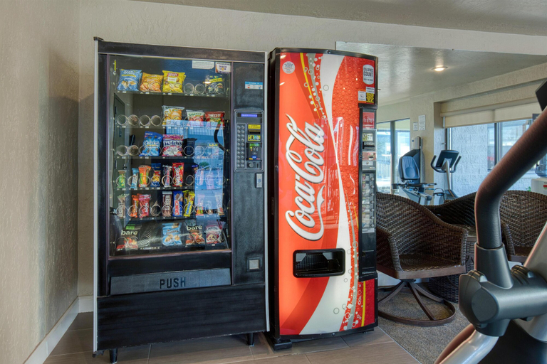 Food & Drinks 5, Best Western Foothills Inn, Elmore