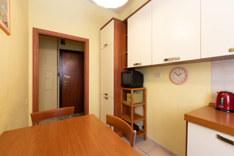 Others 5, Parioli free Wi-Fi 2 bdrm&kitchen&AC, Rome