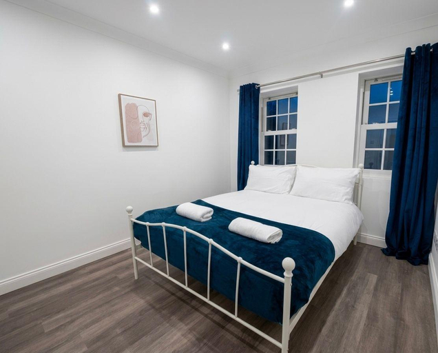 Bedroom 5, Boswell Elite Two Bed Apartment, London