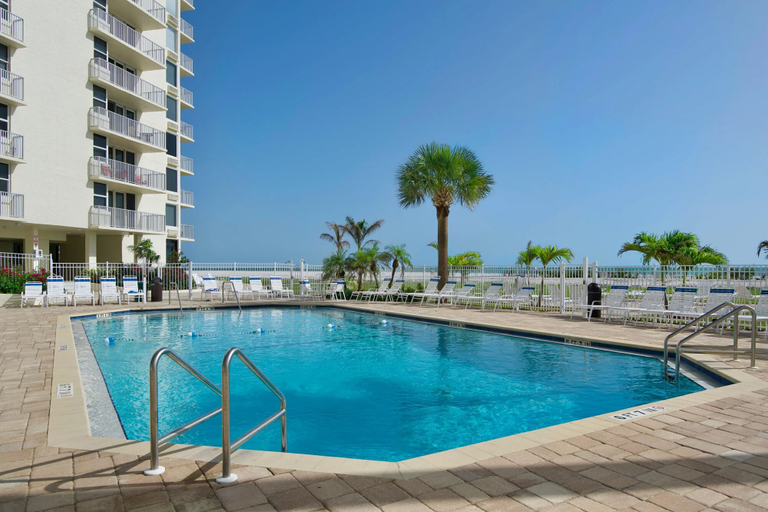 Room 3, Penthouse 3A Gulf Water Views Beach Gear, Lee
