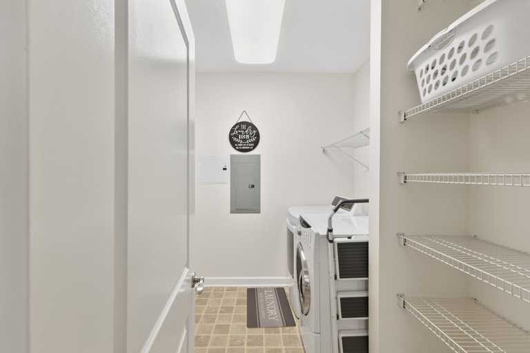 Interior 2, Crow Creek 1323, Brunswick