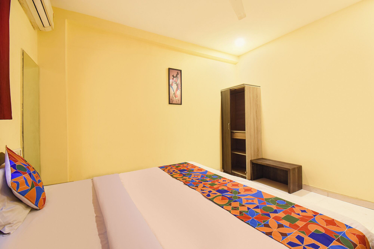 Room 3, Fabhotel Blue Inn I, Pune