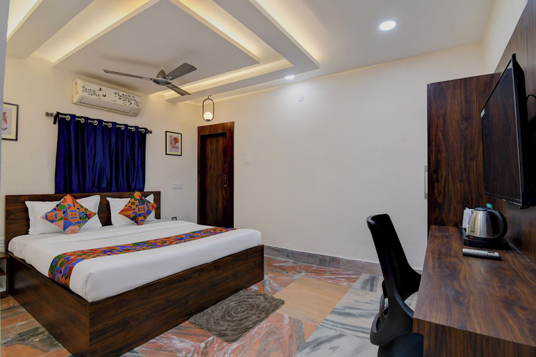 Room 3, FabHotel Airport View - Nr. Kolkata Airport, South 24 Parganas