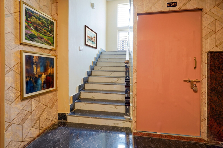 Lobby 1, Fabhotel Grant Heights - Nr. Biju Patnaik International Airport, Khordha