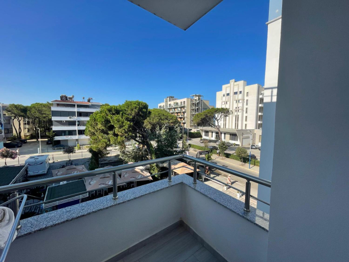 Others 5, Golem Apartments, Kavajës