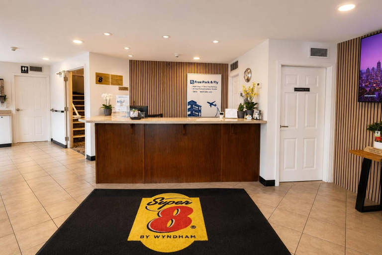 Public Area 3, Super 8 by Wyndham Lake Country/Winfield Area Airport North, Central Okanagan