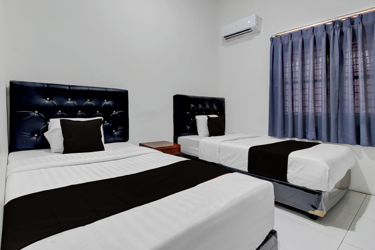 Room 2, Hotel O AGH 18, Semarang