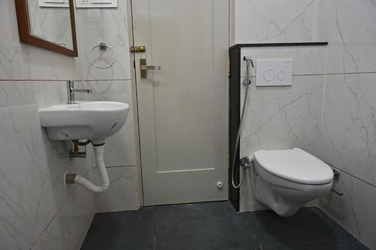 Bathroom 4, Hotel Majestic Grand Madurai, Madurai