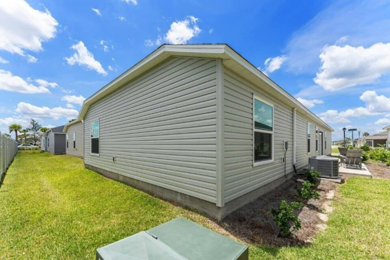 Interior 2, 561l Stunning Home, Pool Access, Garage Parking!, Lake