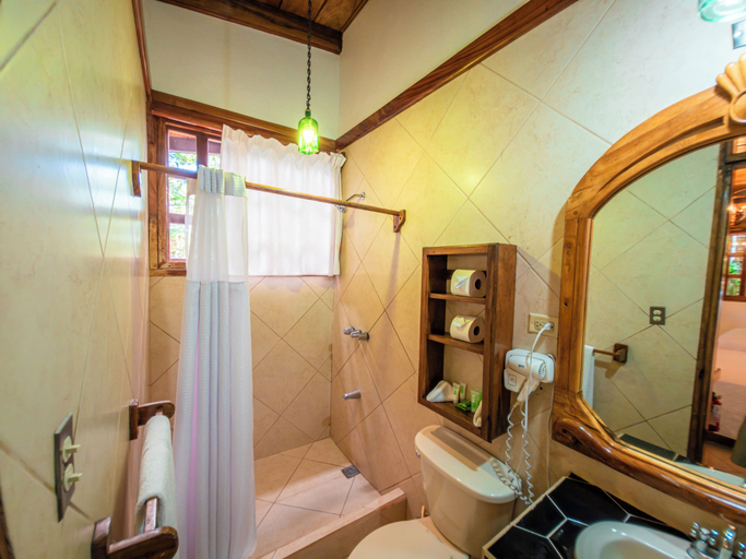 Bathroom 4, Hotel Costa Verde, Aguirre