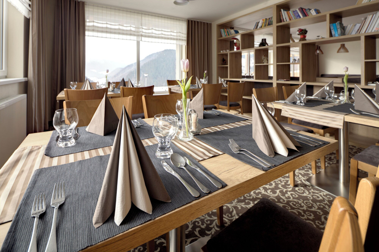 Food & Drinks 5, Hotel Havrania, Dolný Kubín