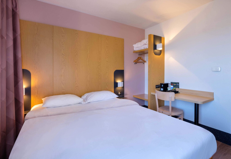 Bedroom 3, B&B Hotel Cannes La Bocca Plage, Alpes-Maritimes