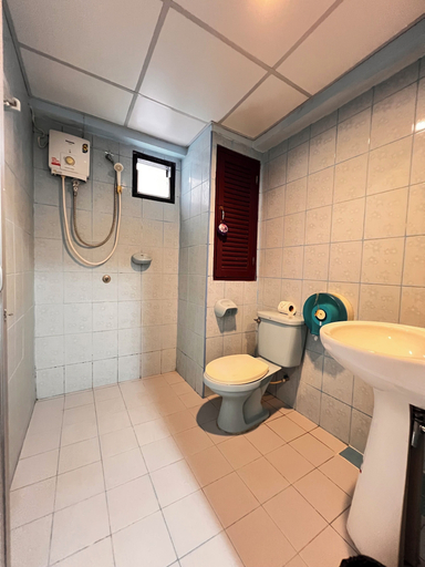 Bathroom 4, J Mansion, Mueang Krabi