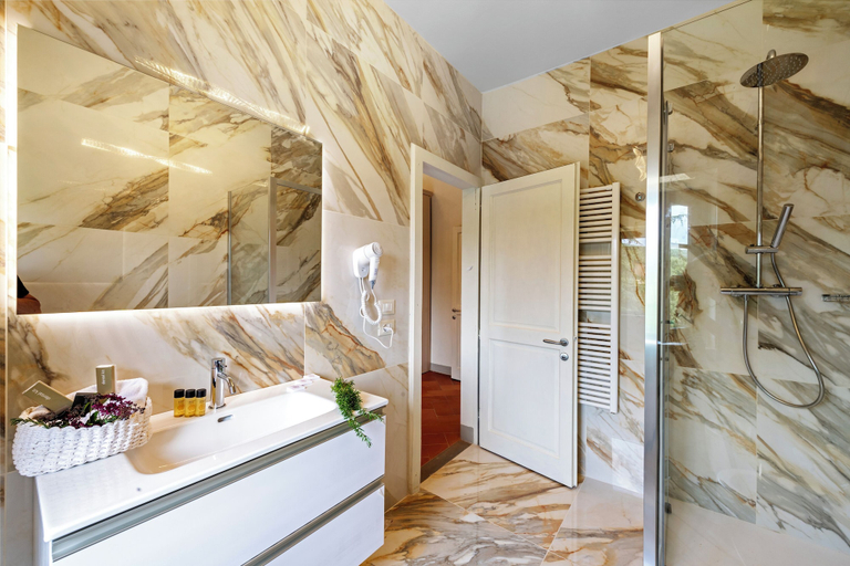 Bathroom 4, Villa Chimera Green 10 with Pool & Gym, Arezzo