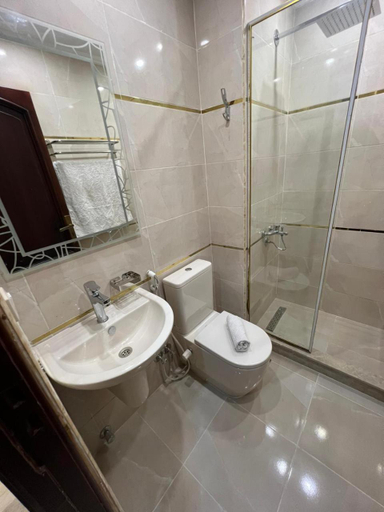 Bathroom 3, Town Hotel Cairo, Qasr an-Nil