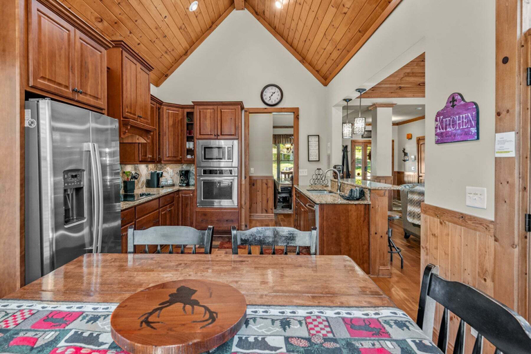 Interior 4, The Trinity at Sugar Mountain, Avery