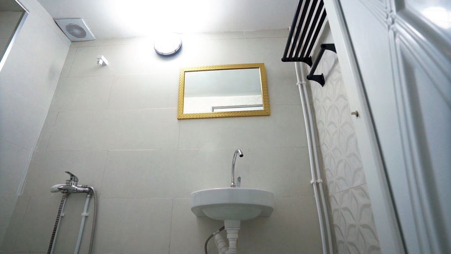 Bathroom 4, DORTOIR25CONSTANTINE, Constantine