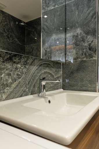 Bathroom 3, Regal Luxury Apartments, Sarandës