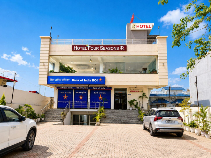 Parking 5, Hotel Four Seasons R, Dehradun