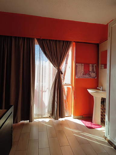 Interior 2, 1 Bed Flat - Sleeps 2 - Parking - Wifi, Harare