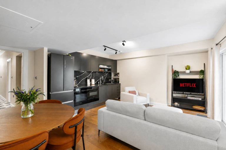 Room 4, Designer Luxury Apartment Patio Brighton Seafront, Brighton and Hove