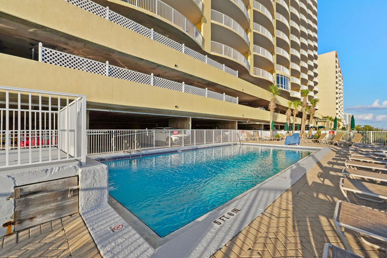 Sport & Beauty 5, Emerald Isle 2 Bedroom Condo by RedAwning, Bay