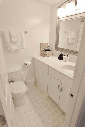 Interior 2, Capitol Hill & Penn - Steps From Eastern Market, Washington D.C.