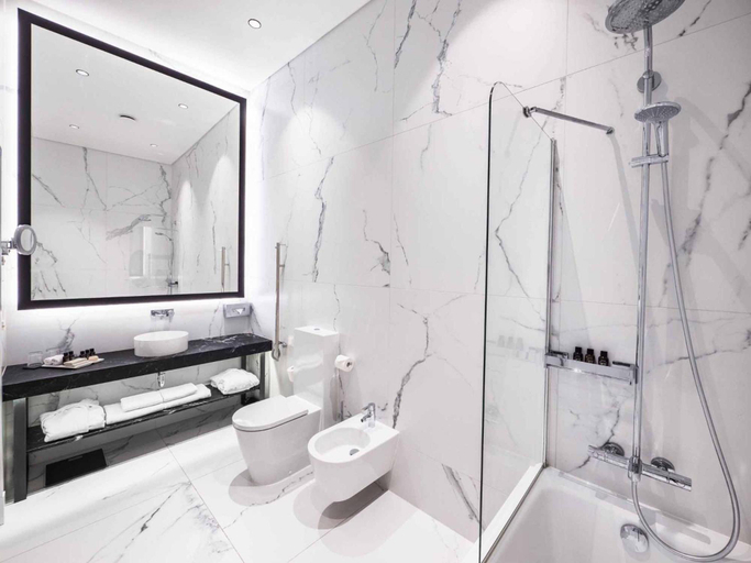 Bathroom 5, Al Ain Palace Hotel, Abu Dhabi City