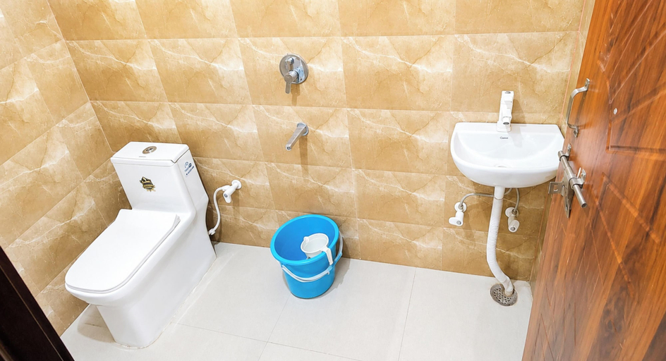 Bathroom, Hotel Shree Gopal Dham, Mathura