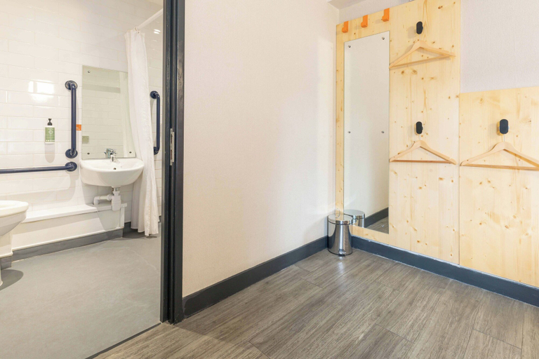 Bathroom 5, easyHotel Glasgow, Glasgow