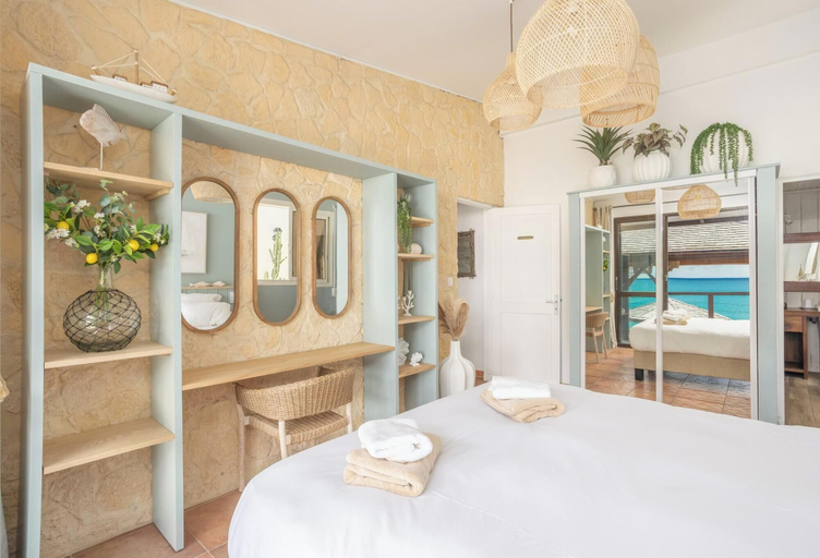 Bedroom 2, La Sirène du Diamant, Le Diamant