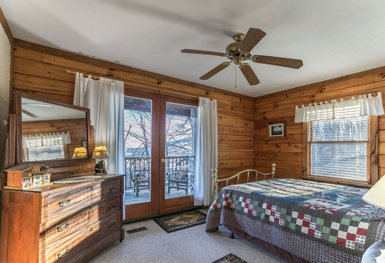 Interior 5, Meagan's Loft, Watauga