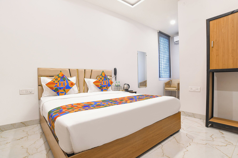Room 4, FabHotel Trivana, Mahalaxmi Nagar, Indore