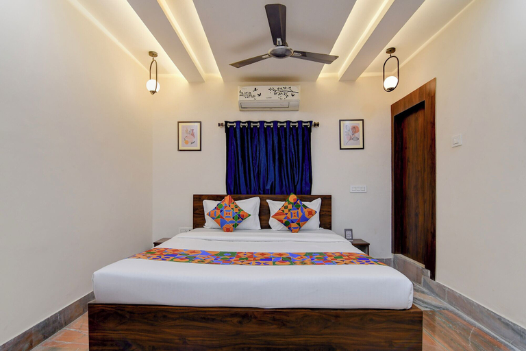 Room 5, FabHotel Airport View - Nr. Kolkata Airport, South 24 Parganas