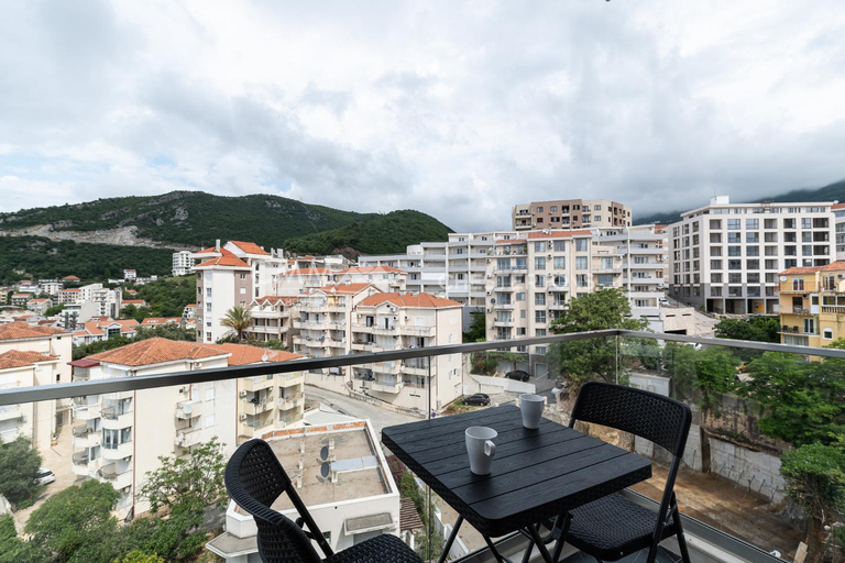 Others 5, Elia Suites