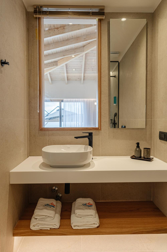 Bathroom 3, Sea Breeze Hotel & Apartments, Ionian Islands