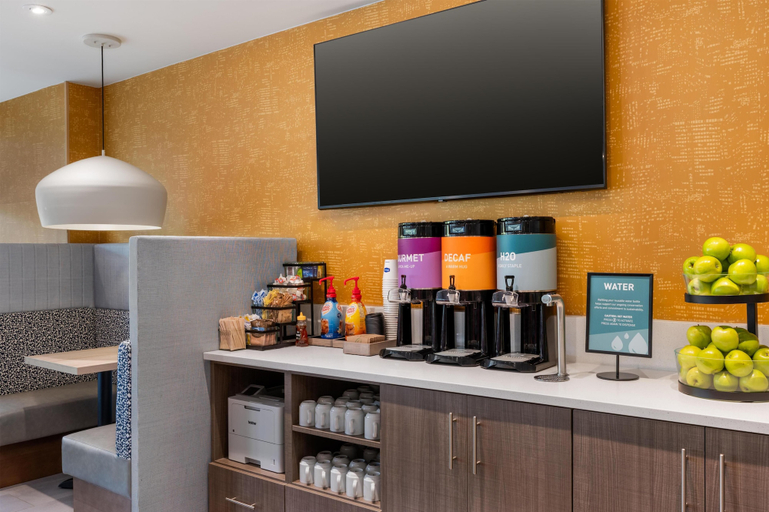 Food & Drinks 5, Home2 Suites By Hilton Ann Arbor South, Washtenaw