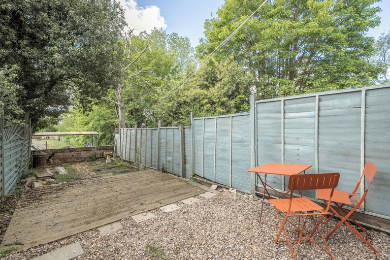 Outdoor dining 5, Victorian Terrace Near Uni, Sleeps 6, Garden, Wokingham
