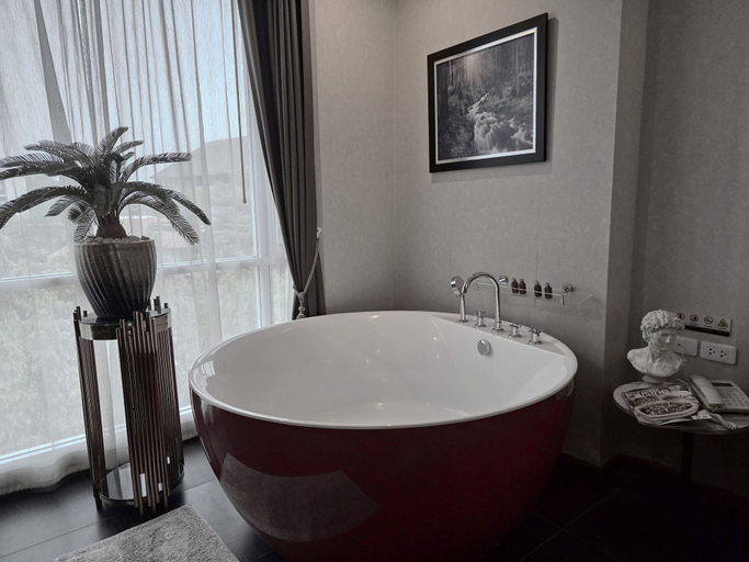 Bathroom 5, Le Cannes A Recall Luxe Hotel, Muang Chiang Mai