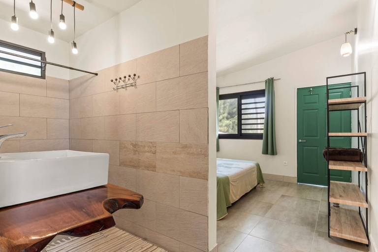 Room 5, Temenino Pihiti Secluded Bungalow