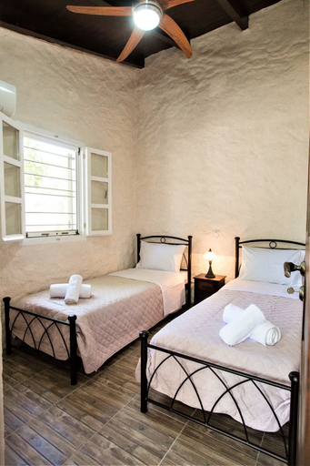Room 3, Private Beachfront House Irene Mare Vagionia Bay, Attica